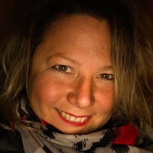 Meet your Posher, Yza